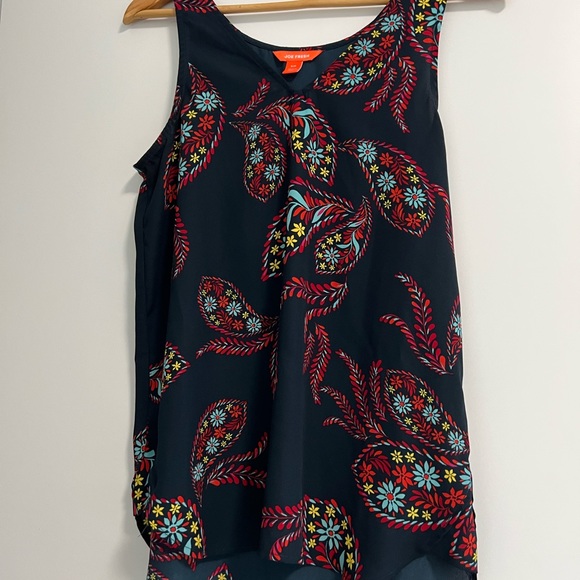 Various tank style tops - all xs (but fits like a S) or S (true to size) - Picture 6 of 14